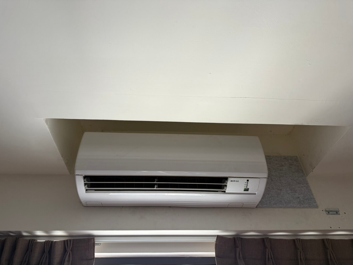 高雄前鎮區李小姐舊冷氣汰換實例｜立刻修專業冷氣安裝，改善冷房效率與室內美觀的第2張圖片